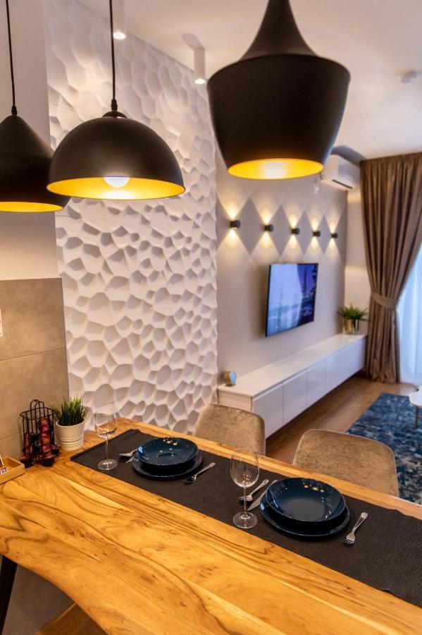 נובי סאד Dali Apartments Pupin Palace מראה חיצוני תמונה