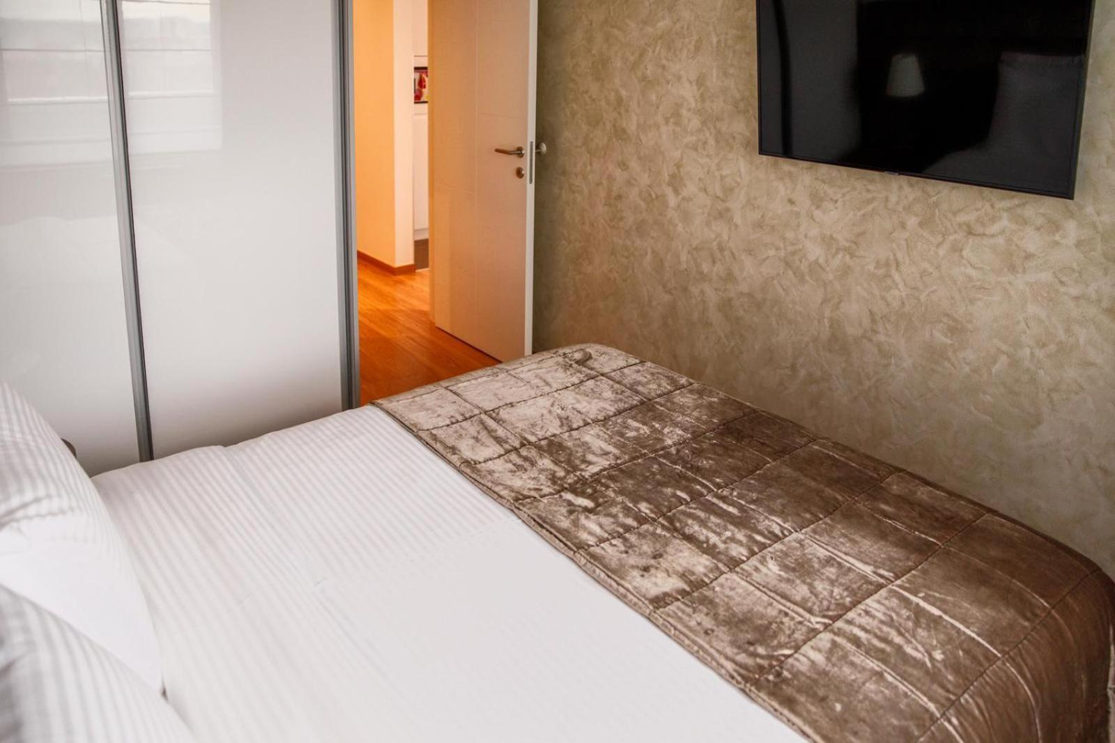 נובי סאד Dali Apartments Pupin Palace מראה חיצוני תמונה